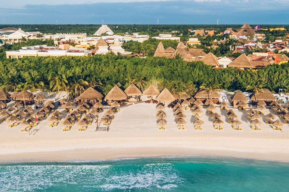 The Iberostar Selection Paraiso Maya is a tropical paradise at the foot of the caribbean, offering a number of cabanas and white sand beaches.