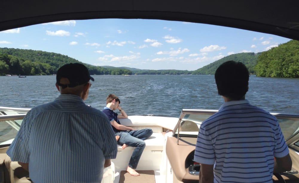 Boating in Candlewood Lake, CT, one of the best lakes near New York City for families.