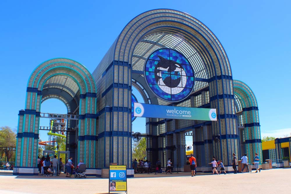 SeaWorld San Antonio welcome entrance